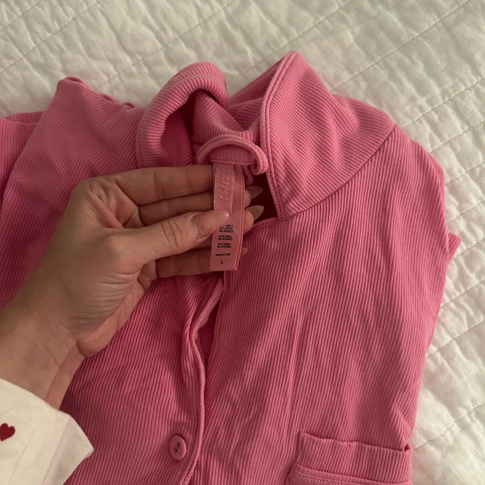 SKIMS bubblegum pink ribbed pajama set - Picture 5 of 6